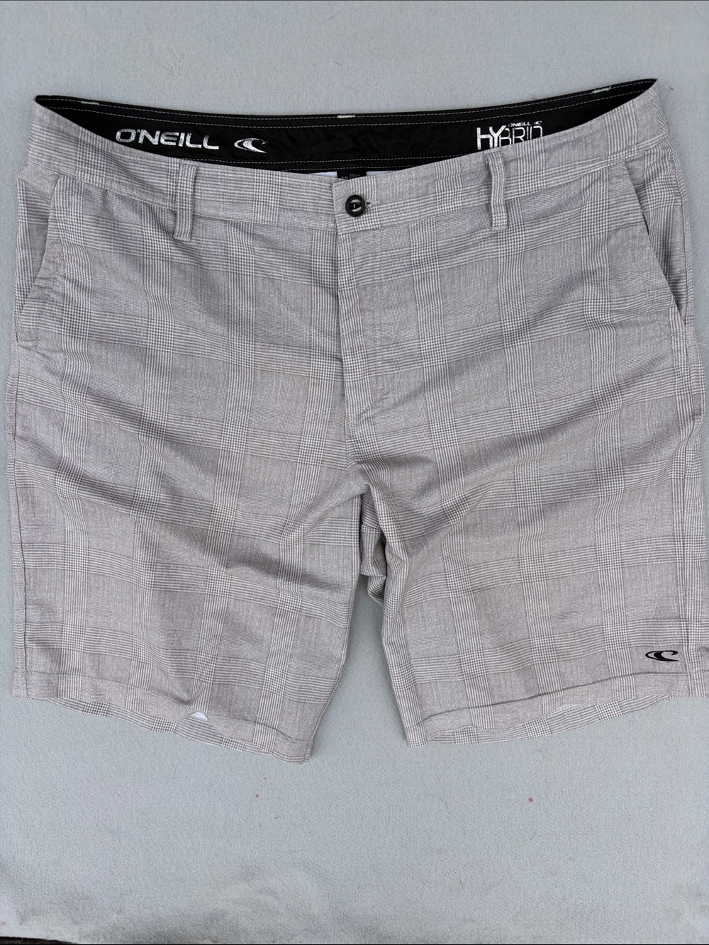 O'Neill Men’s Light Gray Plaid Hybrid Shorts